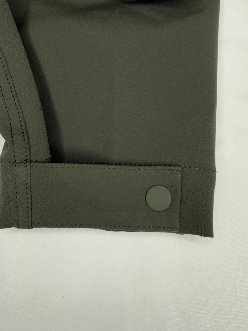 Athleta Endless High Rise Cargo  Pants in Aspen Olive Size 6 - Picture 14 of 15